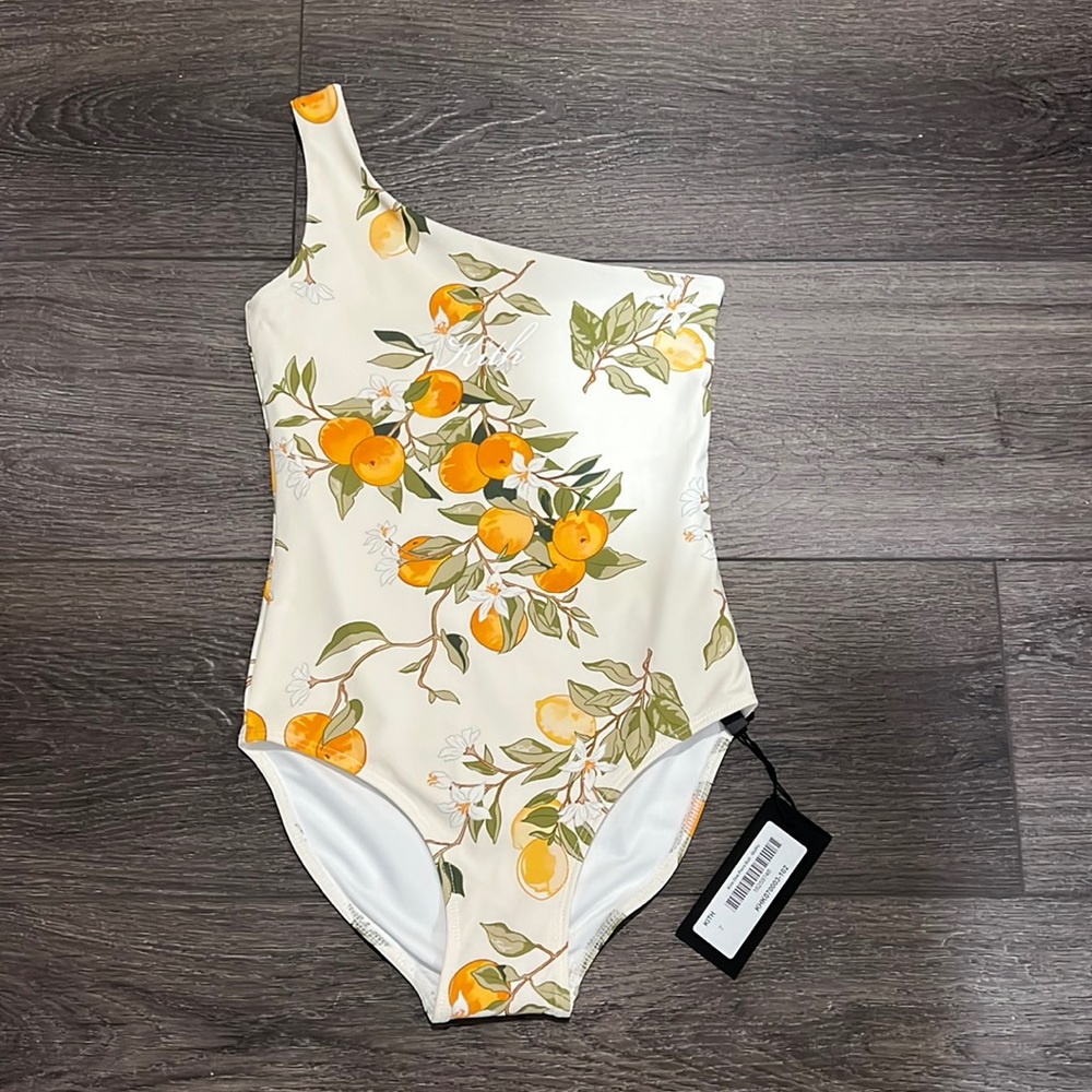 Beautiful brand new kith swimsuit